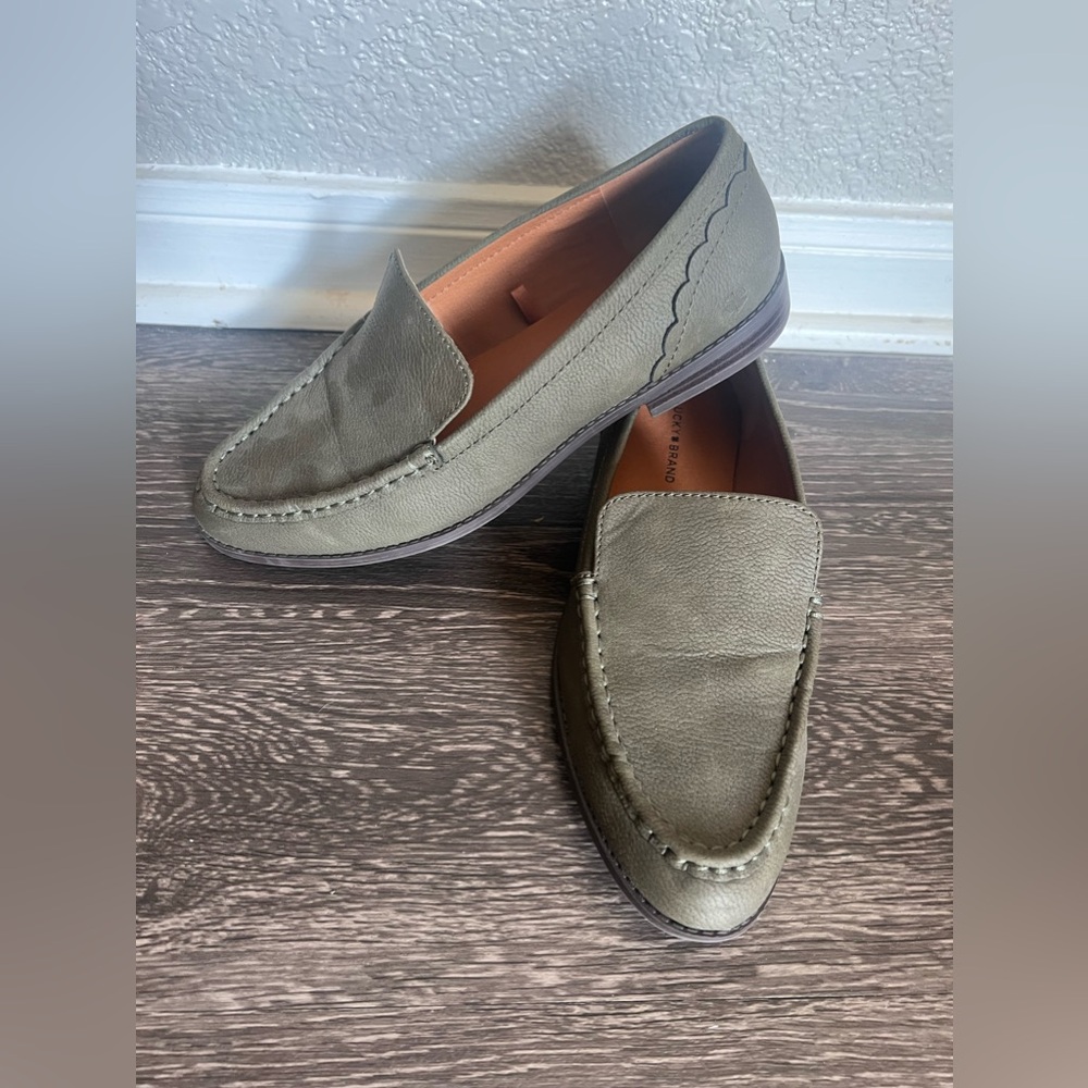 Lucky Brand, slip on, olive green